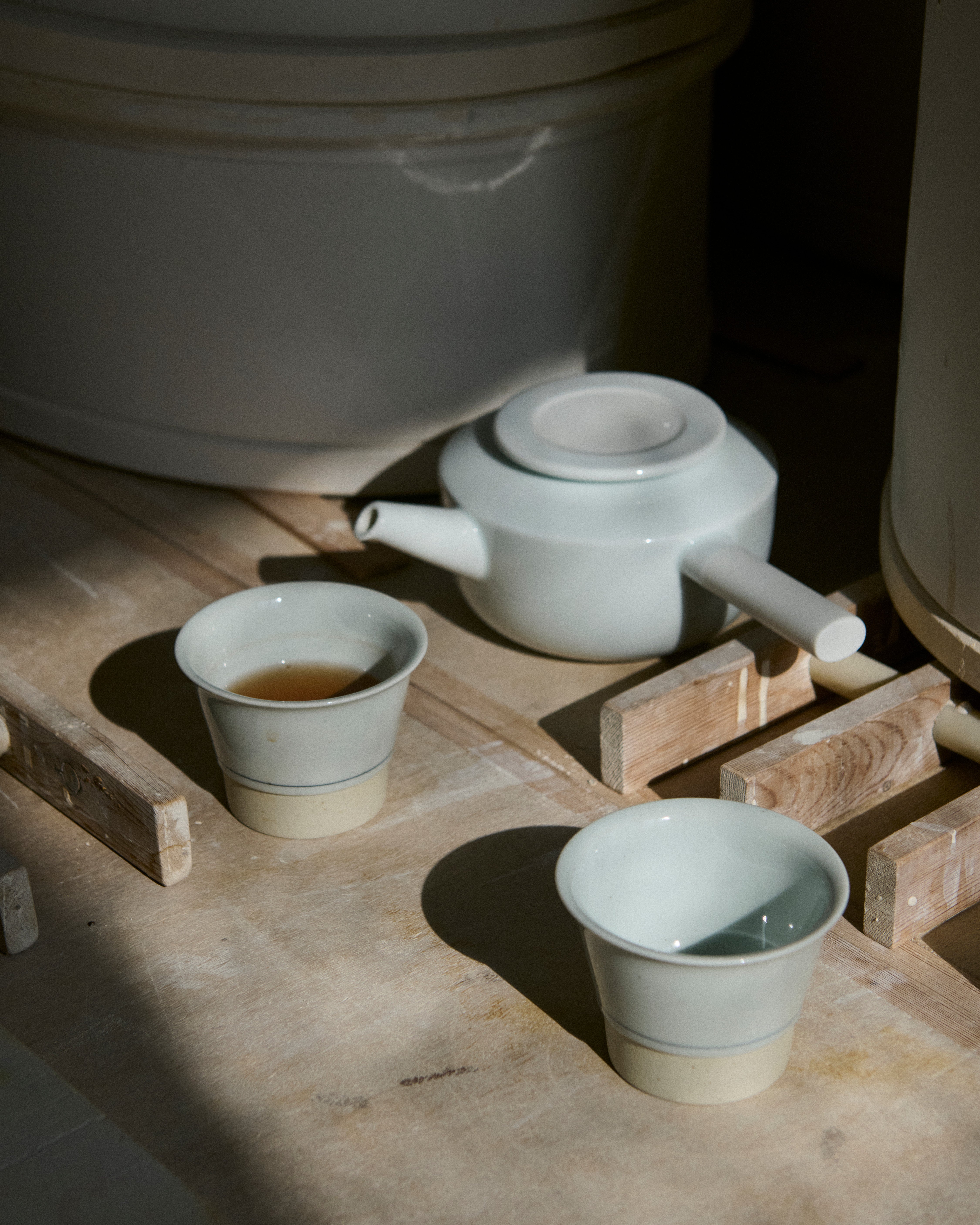 1616 / Manz Contour – The Table Project
